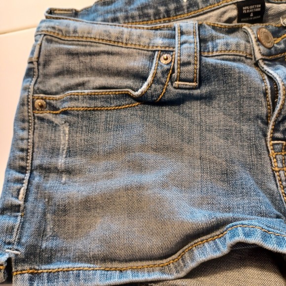 Victoria's Secret London Shorts, 30W x 2L, Low-Rise Flap Pockets 9" Waist to Hem - Picture 3 of 7